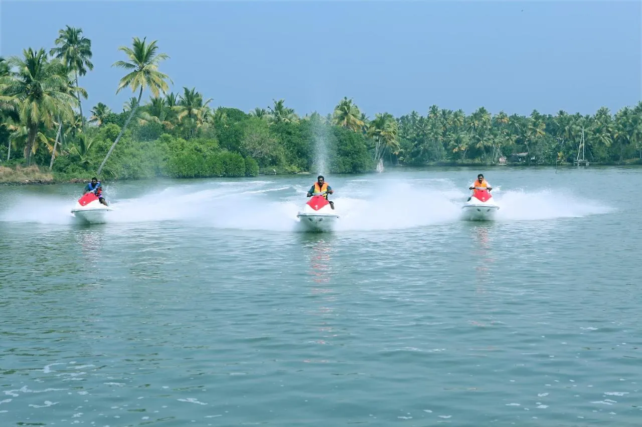 Regant Lake Village, Kollam. Chavara Station touristique